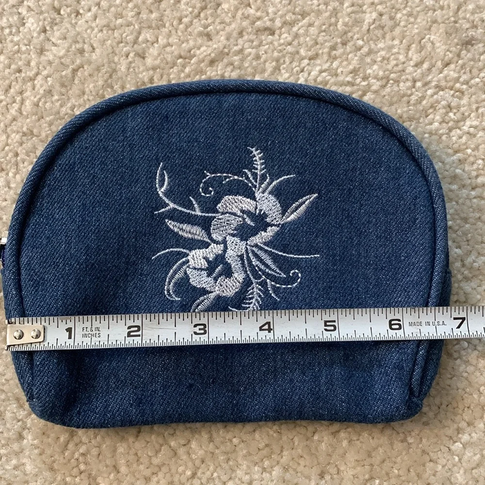 Denim & White Embroidered Floral Pouch – NWOT – Makeup/Travel Bag – Cute & Clean
